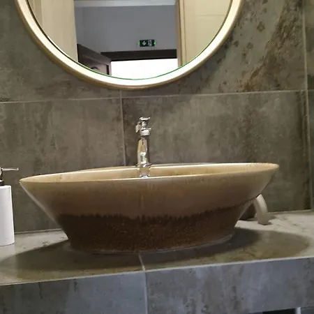 House Evristhenis 2 Apartament *